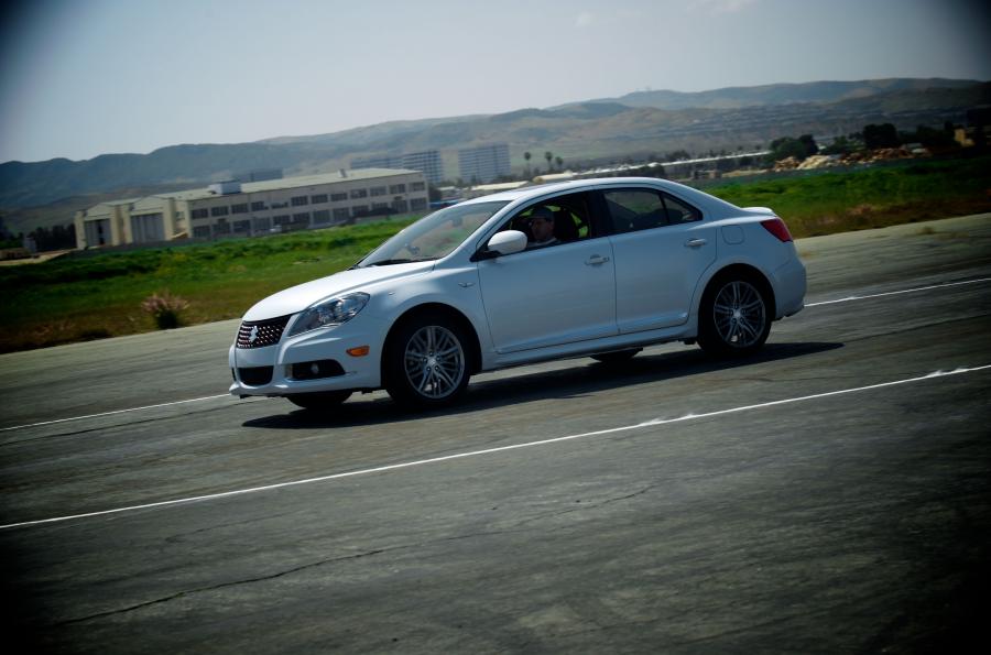  Suzuki Kizashi Sport 2011 года  (фото 18 из 63)